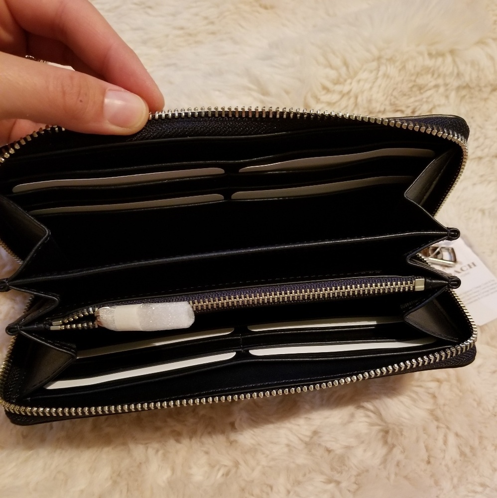 Wallet - Picture 2 of 3